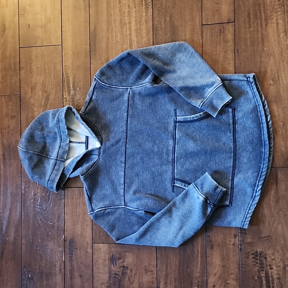 3/$15! Cat & Jack size 8/10 sweatshirt